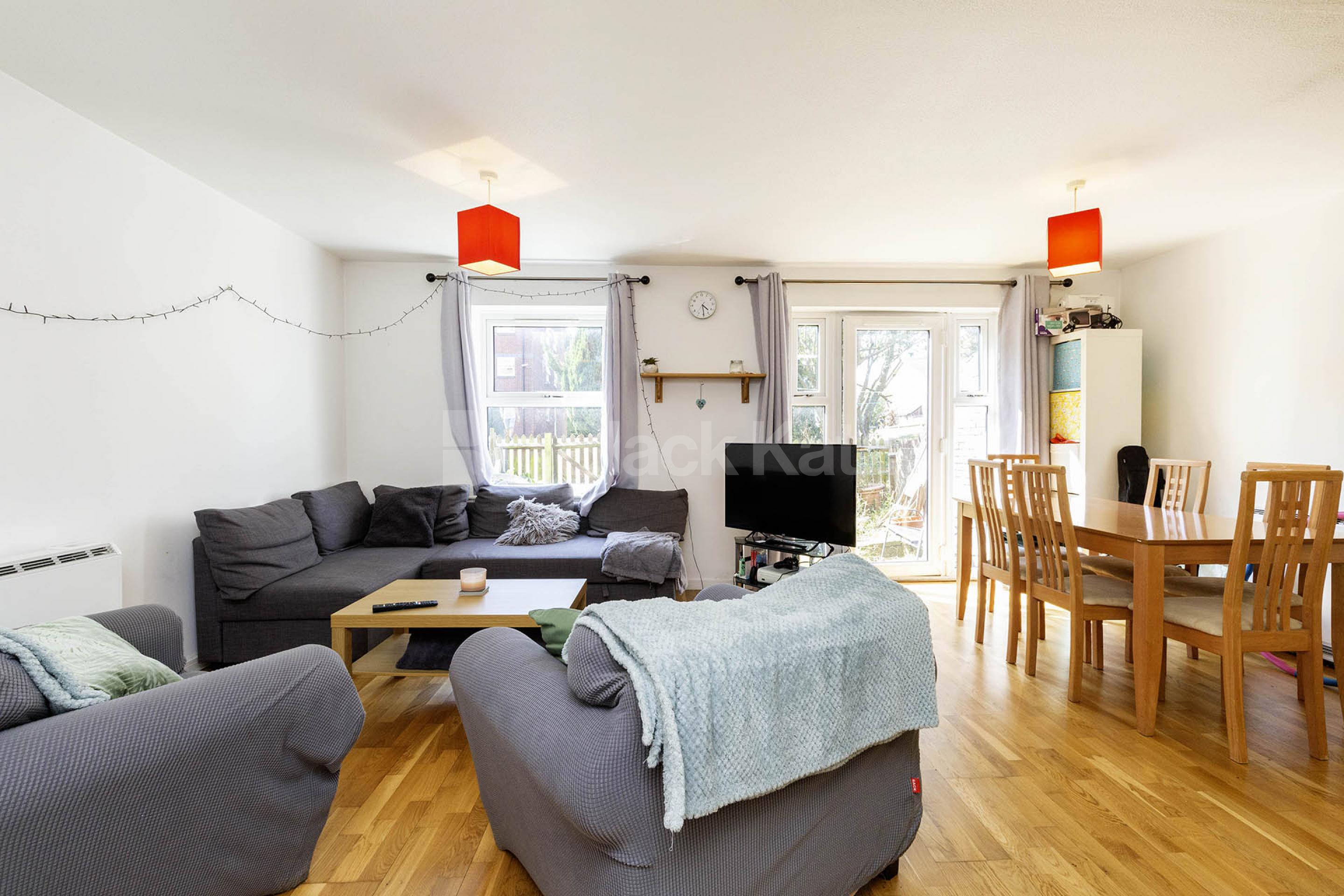 			3 Bedroom, 1 bath, 1 reception Flat			 Portland Road, Tottenham / Seven Sisters N15